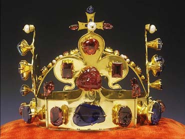Чешские коронационные регалии. Корона св. Вацлава